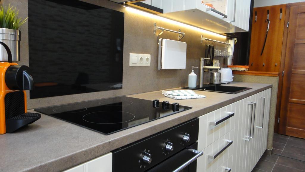 Mgtels Apartman - With Private Parking Budapest Ngoại thất bức ảnh