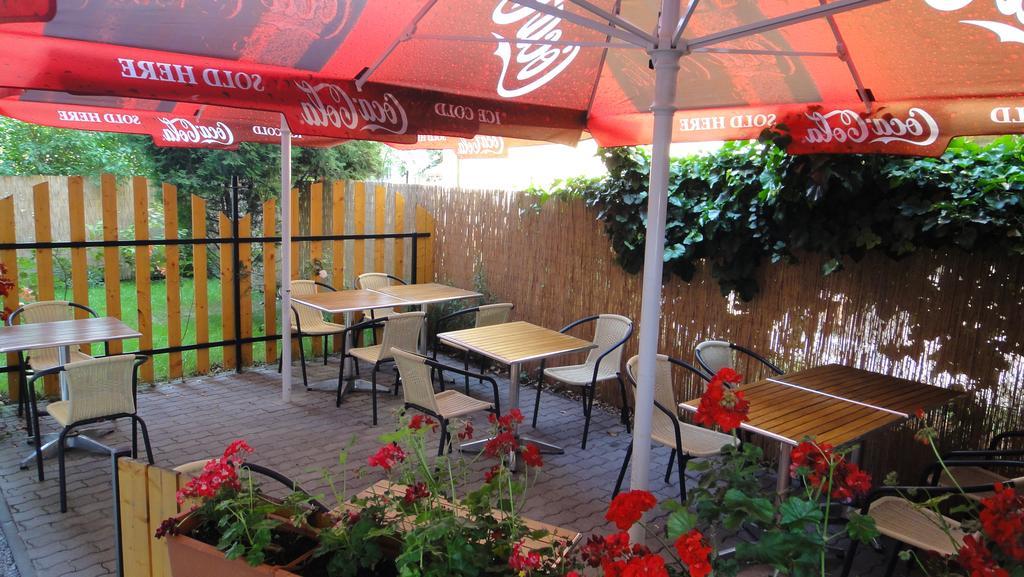 Mgtels Apartman - With Private Parking Budapest Ngoại thất bức ảnh
