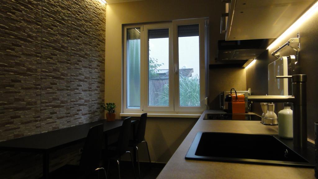 Mgtels Apartman - With Private Parking Budapest Ngoại thất bức ảnh