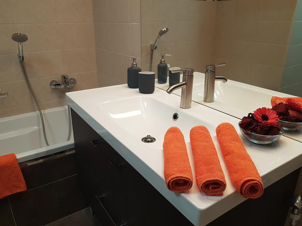 Mgtels Apartman - With Private Parking Budapest Ngoại thất bức ảnh